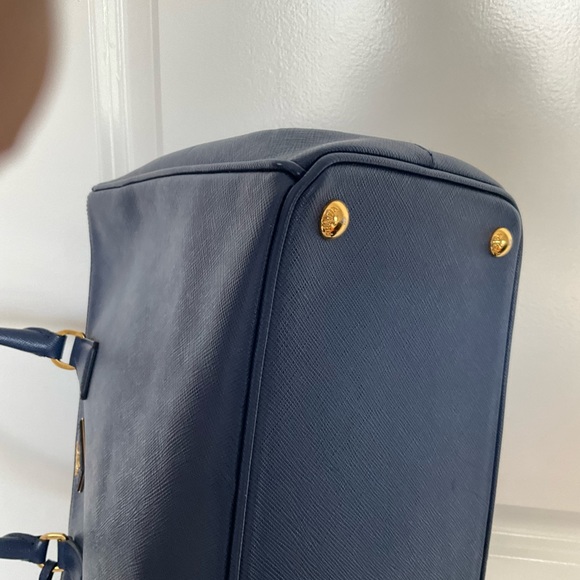 COPY - PRADA Saffiano Lux DoubleZip Tote Bluette - Picture 5 of 6